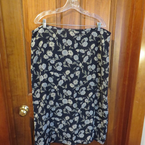 Old Navy Skirt - Picture 1 of 5